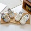 Zapatos de Patinaje Nuevos para Niños Primavera y Otoño Niños y Niñas Suela Suave Antideslizantes Punta Reforzada Estrella Zapatos Blancos Zapatos para Caminar de Bebé