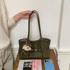 Bolsa 2026 Commute Bolsa Retro para Mujer Gran Capacidad Bolso Tote de Gamuza Bolso de Moda para el Trabajo Hombro Único Sensación Commute Nuevo Estilo