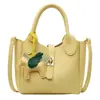 Nova Bolsa de Mão Minimalista de Nicho Estilo Coreano com Padrão de Lichia para Mulheres, Bolsa de Ombro Estilo Balde Fofa da Moda de Verão