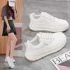 Tenis Blancos de Piel para Mujer con Sensación de Caminar sobre las Nubes, Novedad Primavera 2026 Versátiles de Suela Gruesa Casuales Deportivos para Estudiantes H789