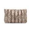 Bolso Plegado Nube Texturizado Estilo Coreano para Mujer 2026 Nuevo Bolso de Mano Casual Portátil Bolso de Maquillaje Simple de Moda para Llevar en la Mano