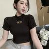 Camiseta de Tricô Sexy Meia-Gola Manga Curta Estilo Puro Prazer para Mulheres Verão Novo Elegante Slim Top Curto Ins