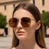 Moda Europeia e Americana Novo Estilo Óculos de Sol Personalizados, Escolhas de Influenciadores de Street Style, Óculos de Sol com Proteção UV, Óculos de Formato Único de Luxo