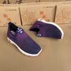 Zapatos de una sola pieza para mujer de primavera y otoño, versión deportiva con moldeo por inyección de esponja, zapatos transpirables para exteriores con suela blanda para madres de mediana edad y mayores