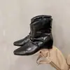 Nueva Colección Otoño/Invierno 2026: Diseño Minimalista, Botines Retro Plisados, Botines Bajos Franceses de Punta Cuadrada
