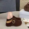 Chinelos Fechados Femininos Birkenstock para Uso Externo Outono 2026 Novo Estilo Slip-on Solado Grosso Aumenta Altura Versátil Casuais Mules