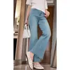 Jeans Micro-Flare Bordado de Flores Azuis Feminino Verão 2026 Novo Plus Size Meninas Cheinhas Cobre o Quadril Emagrecedor Calça Reta