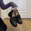 Versão em Couro de Vaca ~ Sapatilhas Redondas Camélia para Mulheres com Salto Grosso 6cm Mocassins Semi-Doce Outono 2025 Novos Sapatos Pequenos de Couro
