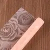 Comercio Exterior Transfronterizo Al por Mayor Día de San Valentín Papel de Regalo Floral Impermeable Materiales Papel de Envoltura para Ramo Belleza Rosa