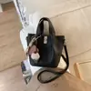 Bolsa de Balde Portátil Estilo Retrô Francês para Mulheres 2026 Inverno Novo Estilo Roupa Diária de Trabalho Bolsa de Ombro Nicho Casual Bolsa Transversal