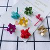 Accesorios de joyería DIY al por mayor, pendientes de flores pequeñas con forma de corazón para niña fresca de verano, accesorios colgantes