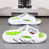 Sandalias de verano para hombre, tipo slip-on, para exteriores, con sensación cómoda, pantuflas deportivas antideslizantes para hombre, para uso en interiores en casa, pantuflas de moda con suela gruesa, transfronterizo