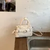 Bolsa Transversal de Moda Coreana Transfronteiriça com Design Único, Bolsa de Mão Feminina de Nicho, Novo Modelo 2026, Bolsa Quadrada Pequena Simples, Bolsa de Ombro