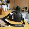 Bolsa de hombro cruzada de verano nuevo modelo de piel de oveja negra original hecha a mano estilo universitario retro simple casual mochila