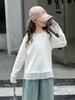 Camisa de base de encaje para niñas Primavera y otoño 2025 Nueva camiseta de primavera para niñas Camiseta de manga larga para niños Top blanco para todo tipo de combinaciones