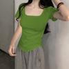 Camiseta feminina branca com decote em U, manga curta, primavera e verão 2025, nova, irregular, justa, gola baixa, com base no ombro