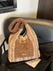 Bolsa de Retazos de Felpa Nueva Otoño e Invierno 2025 Bolso de Hombro a Cuadros Rojo Navideño Bolso Tote Rayado Versátil de Nicho