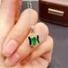 Colgante de Esmeralda Natural Transfronterizo Accesorios para Mujer Nicho de Alta Gama Joyería de Plata 925 5*7 Moda Venta Directa de Fábrica