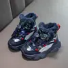Botas de neve de inverno para meninas, novo estilo 2026, sapatos de algodão com forro de fleece para meninas, tamanho grande, antiderrapantes, quentes, tênis esportivos infantis