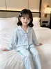 Conjunto de ropa de aire acondicionado para niñas, con diseño de cuello, adecuado para primavera y otoño, con un cárdigan fino de manga larga, pijama de algodón estilo coreano con estampado de nubes para niñas