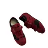 Design em couro macio Sapatos de treino alemães Sapatos Argan Sensação casual esportiva de camurça Estilo outono feminino Fundo plano Velcro Bloqueio de cor Bico redondo