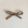 Novos Acessórios de Laço de Tecido Xadrez Outono e Inverno Acessórios para Roupas, Sapatos e Meias DIY Grampo de Cabelo Decorativo Materiais para Combinar