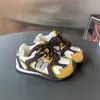 Zapatillas para niños 2025 verano nuevas Zapatillas de entrenamiento alemanas para niñas transpirables versátiles zapatos casuales para niños zapatillas versátiles