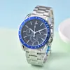 Reloj de Hombre de Cuarzo Multifuncional de Seis Pines Conmemorativo Europeo Serie Speedmaster Sol, Luna y Estrellas Nueva Moda 2025
