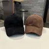 Boné de beisebol liso de camurça versátil para outono e inverno feminino, boné casual de saída estilo coreano liso para jovens com aba curva para homens