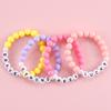 Pulsera de cuentas del alfabeto para niños terminada en stock educación temprana para bebés disponible cuentas acrílicas cuentas de mano al por mayor