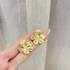 Brincos de Flor de Metal Atmosféricos de Personalidade Europeia e Americana Luxo Leve Retrô High-end Nicho Únicos Explosões Joias de Orelha Versáteis