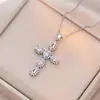Colar Feminino Colorido Zircônia Joias Design de Nicho Pingente Cruz Completo em Diamante Colar Corrente de Clavícula em Aço Inoxidável