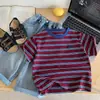 Roupas de Verão Infantis de Manga Curta Muye de Huzhou Zhili, Tops Estilosos e Versáteis para Meninos, Camisetas Listradas Casuais para Bebês