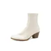 Botines Elegantes Silenciosos Versátiles para el Trabajo Pierna Delgada Otoño/Invierno 2026 Tacón Medio Grueso Adelgazantes Punta Redonda Elásticos que Envuelven la Pierna para Mujer