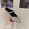 Primeiro Encontro com as Mules Fechadas com Laço Estilo Francês para Mulheres, Adequadas para Uso Externo, Primavera/Verão 2026, Cor Prata