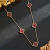 Collar Plano de Trébol de Cuatro Hojas de la Suerte, Collar de Acero de Titanio Chapado en Oro de 18 Quilates para Mujer, Cadena de Clavícula Moda y Sencilla Estilo Coreano, Versátil