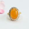 Anillo de Ámbar Natural Guan Yu Lleno de Miel Cera de Abeja Vieja Anillo de Dedo Lujo Ligero Venta al por Mayor de Fábrica y Entrega S4022705