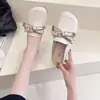 Zapatillas de Mediodía Baotou para Mujer Verano Ropa de Exterior 2025 Nuevos Planos Lazo Antideslizantes Perezosos Muller Sandalias Francesas