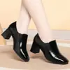 Zapatos de vestir de primavera y otoño para mujer, punta cuadrada, boca profunda, sin cordones, tacón grueso, tacones altos, zapatos de cuero, estilo temperamento negro, apertura elástica, zapatos para mujer