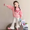 Moletom Feminino 2026 Nova Roupa Infantil Borboleta Primavera e Outono Top Estiloso Estilo Coreano Infantil Versátil Manga Longa Top da Moda