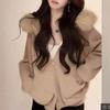 25 Novos Cardigans de Tricô da Moda Estilo Curto com Capuz para Outono e Inverno Pequeno Gola de Pele Sintética de Raposa Peça Externa Suéter Feminino