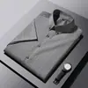 Camiseta Casual de Negócios Masculina de Manga Curta para o Verão Camisa Listrada Jovem Anti-Amassar Slim Fit Britânica Camisa de Meia Manga