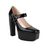 Sapatos Femininos de Bico Quadrado em Couro Patente Estilo Coreano Moda Feminina Sapatos de Salto Único Fivela Mesa d'Água Salto Alto Grosso Sapatos de Salto Único 40-43 Tamanho Grande Sapatos de Comércio Exterior