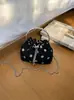 Bolsa transversal polka dot versátil e moderna 2026, bolsa de mão requintada, bolsa de ombro simples e estilosa para o dia a dia