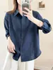 Camisa de Lino Puro Grande Estilo A Mujer Otoño 2026 Estilo Novio Borde Limpio Ribete Solapa Manga Larga Top de Lino 2670