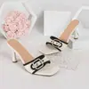 Sandalias cuadradas de tacón grueso estilo Chanel con pedrería transfronterizas para mujer, nueva versión coreana de verano, zapatos versátiles para exteriores, tipo slip-on para playa