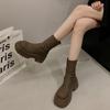 Botas Martin Pretas Estilo Britânico de Motociclista Vintage com Solado Grosso Femininas 2024 Nova Coleção Outono Aparência Pequena e Slim Botas Curtas