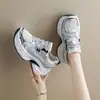 Nuevos Zapatos de Mujer para Verano 2026 Suela Gruesa Tenis Tipo Papá Estilo Coreano Versátiles Zapatos Deportivos que Aumentan la Altura Zapatos Casuales de Moda