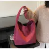 Bolsa Tote Fosca de Grande Capacidade Outono e Inverno Bolsa Grande Nicho para o Dia a Dia Nova Bolsa de Ombro Suede Retrô de Alta Qualidade 2025