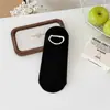 "Calcetines de Barco Perforados" son calcetines de verano finos con un patrón sutil, ribete de encaje, diseño de malla, antideslizantes, invisibles, transpirables, de corte bajo para mujer